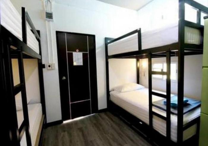 The Pillow Hostel Khaosan Bangkok Exterior photo