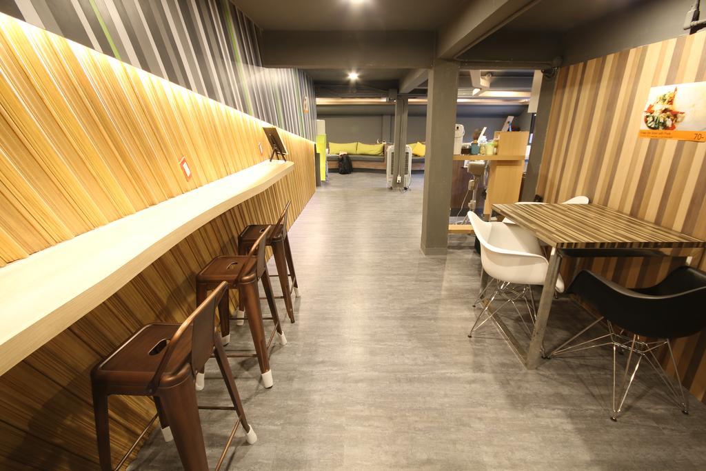 The Pillow Hostel Khaosan Bangkok Exterior photo